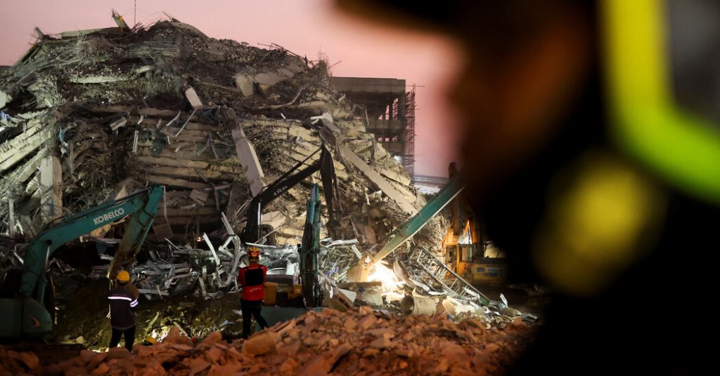29bangkok-quake-01-kmtf-facebookJumbo.jpg