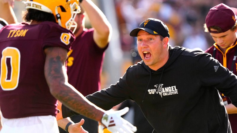 Kenny-Dillenger-celebrating-with-players.jpg